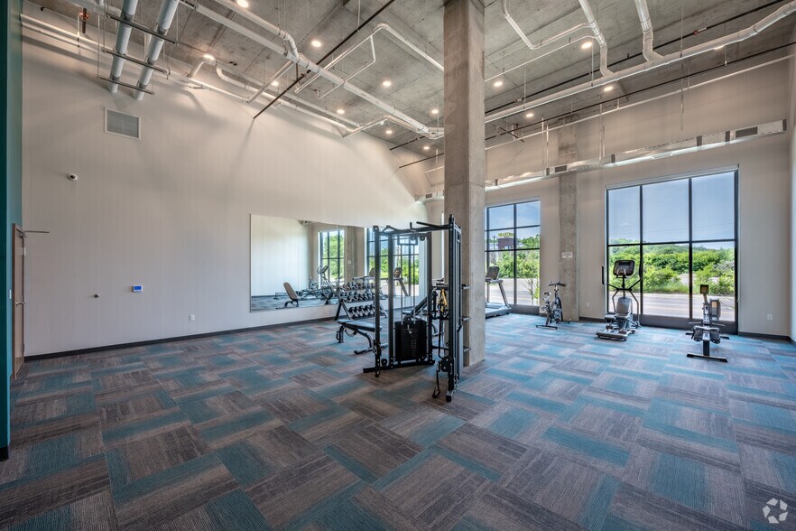 More Photos Of 176 Robert St S, Saint Paul Apartments For Lease