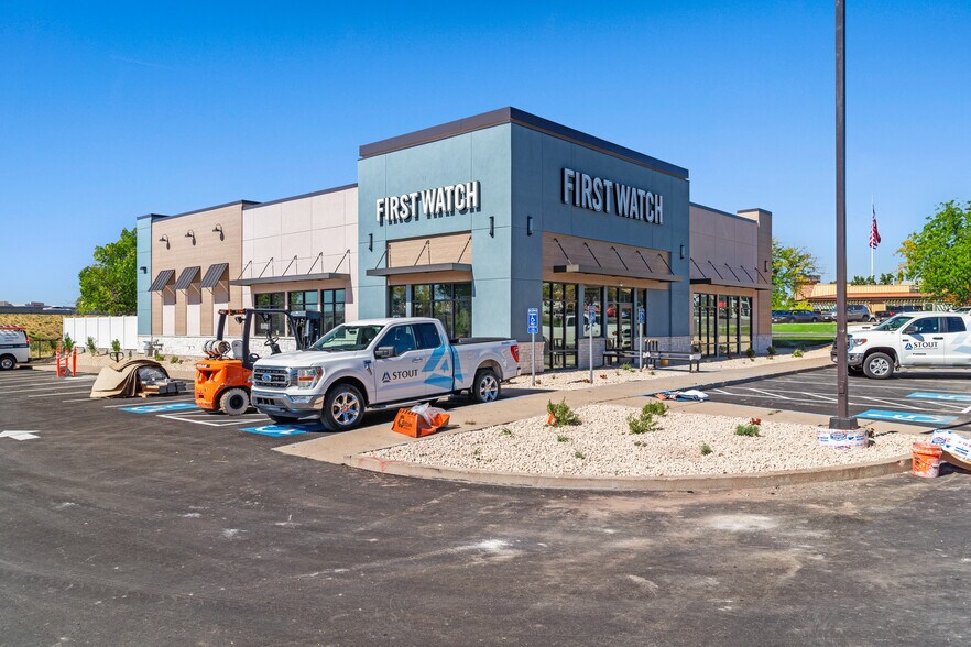 More Photos Of 991 N 400 Way, Layton Restaurant For Sale