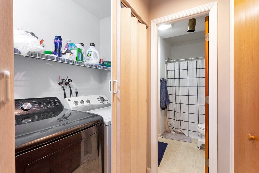 More Photos Of 76 Hope St, Stamford Apartments For Sale