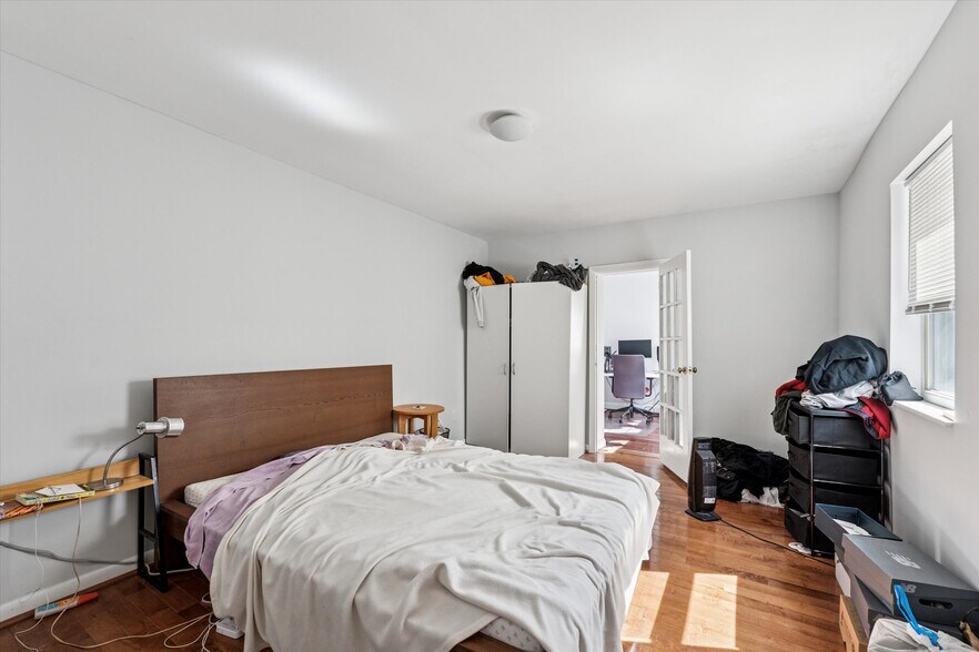 More Photos Of 903 S 13th St, Philadelphia Multifamily For Sale
