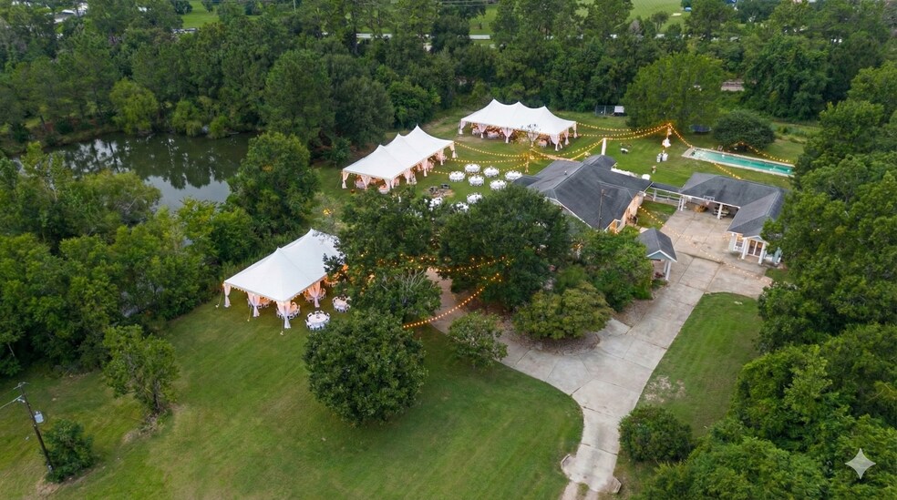 More Photos Of 38011 Spur 149 Rd, Magnolia Office Residential For Sale