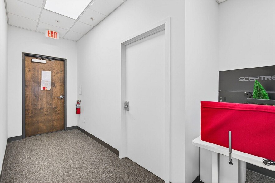 More Photos Of 930 S Harbor City Blvd SW, Melbourne Office For Sale