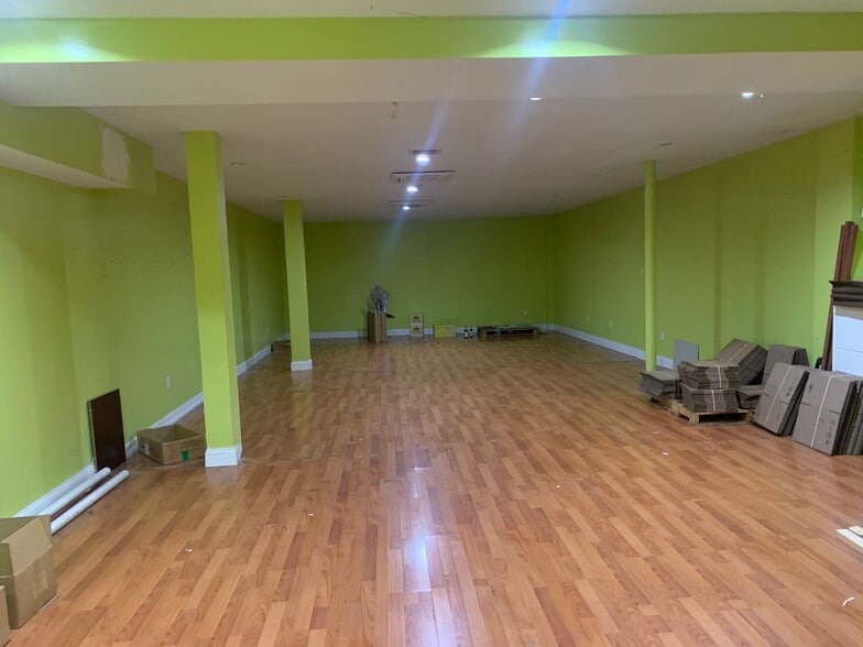More Photos Of 41-25 KISSENA Blvd, Flushing Apartments For Lease