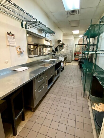 More Photos Of 1023-1025 W Belmont Ave, Chicago Storefront For Sale