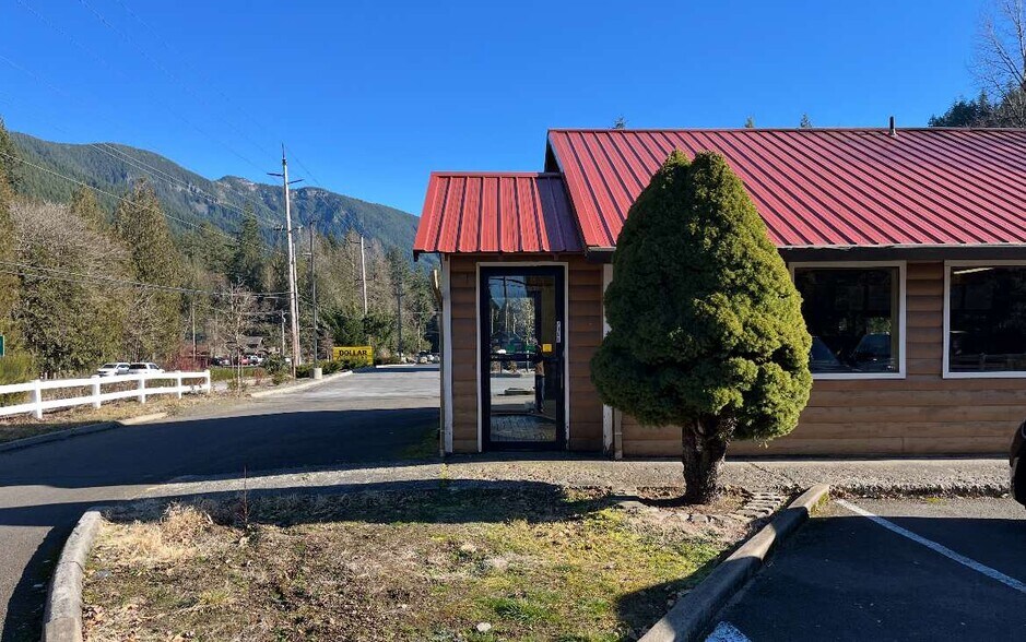 More Photos Of 69990 E Highway 26, Rhododendron Freestanding For Lease