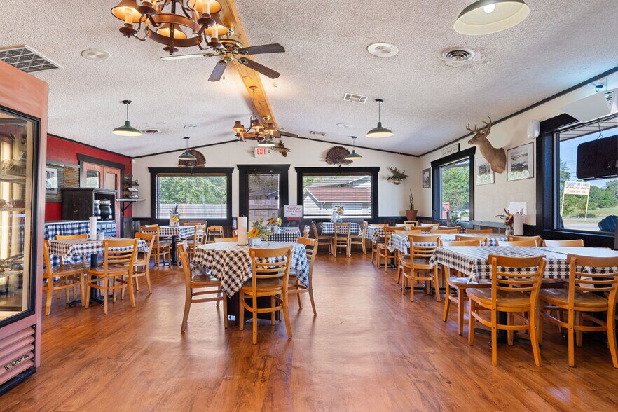 More Photos Of 7930 E State Highway 76, Kirbyville Specialty For Sale