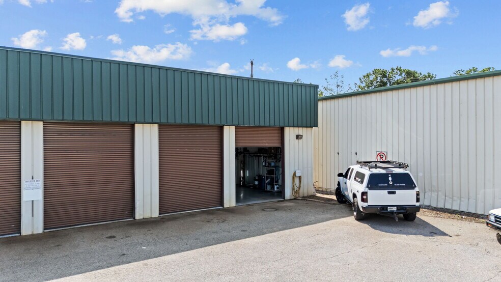 More Photos Of 5280 Atlanta Hwy, Alpharetta Auto Repair For Lease
