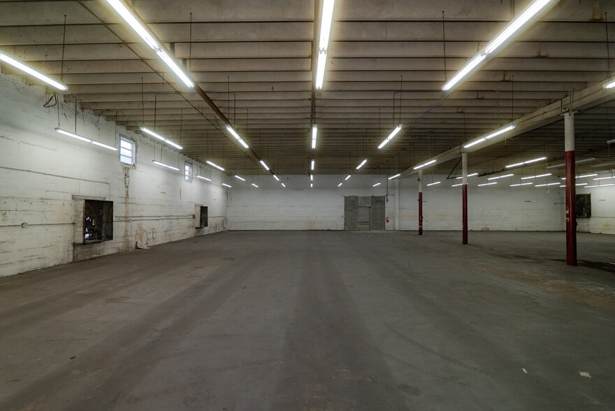 More Photos Of 3377 SW 2nd Ave, Fort Lauderdale Warehouse For Lease