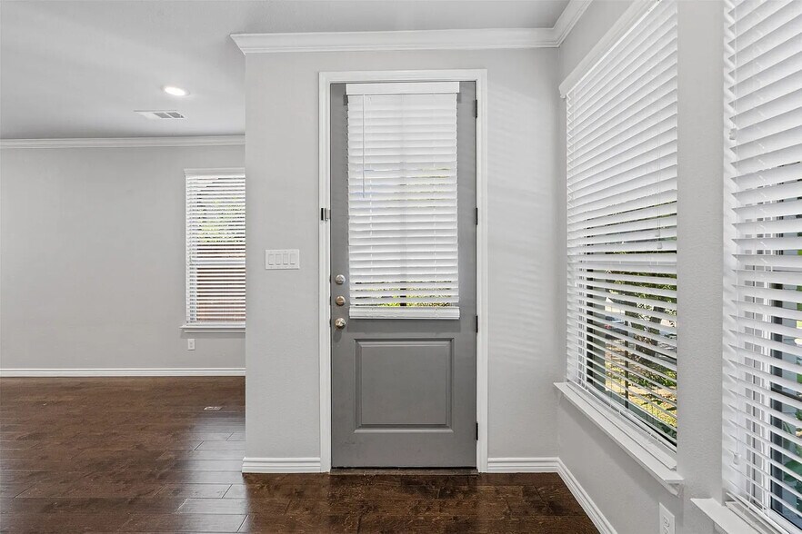 More Photos Of 2611 McCart Ave, Fort Worth Apartments For Sale