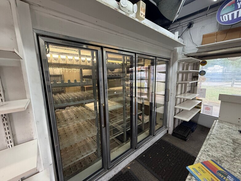 More Photos Of 295 Lake Ave, Saint James Convenience Store For Lease
