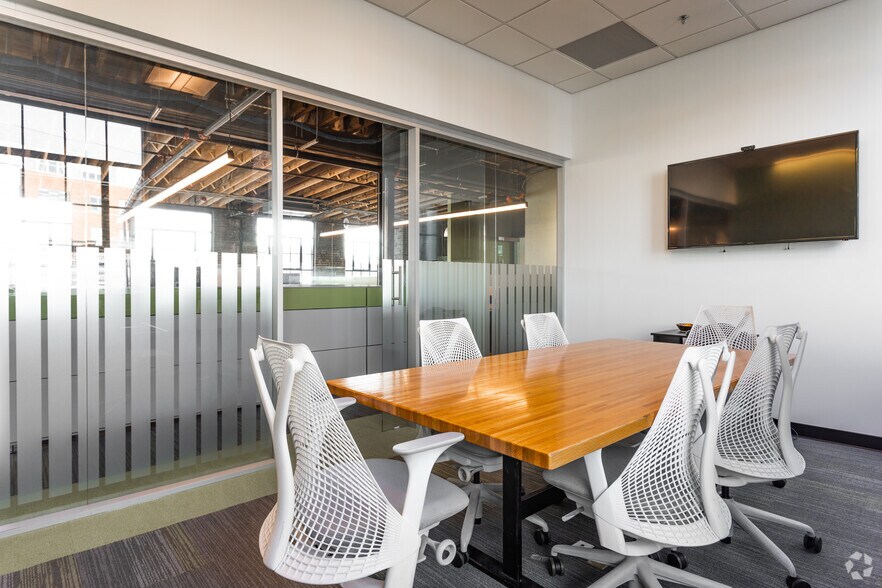 More Photos Of 37 W Cross St, Baltimore Office For Sale