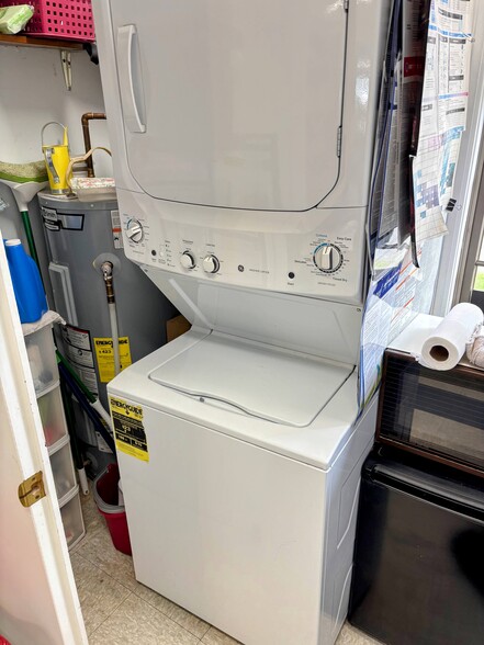 More Photos Of 171 Main St, Deep River Storefront Retail Residential For Lease