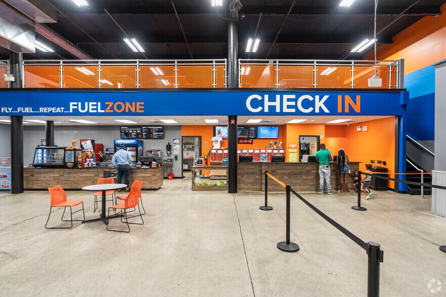 More Photos Of 2500 Grant Ave, Philadelphia Freestanding For Lease