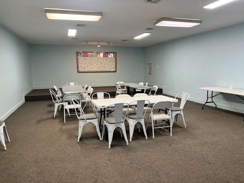 More Photos Of 2608 Lakeside Dr, Lynchburg Office For Lease