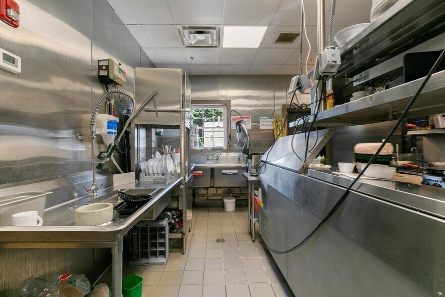 More Photos Of 98 Main St, Peabody General Retail For Sale