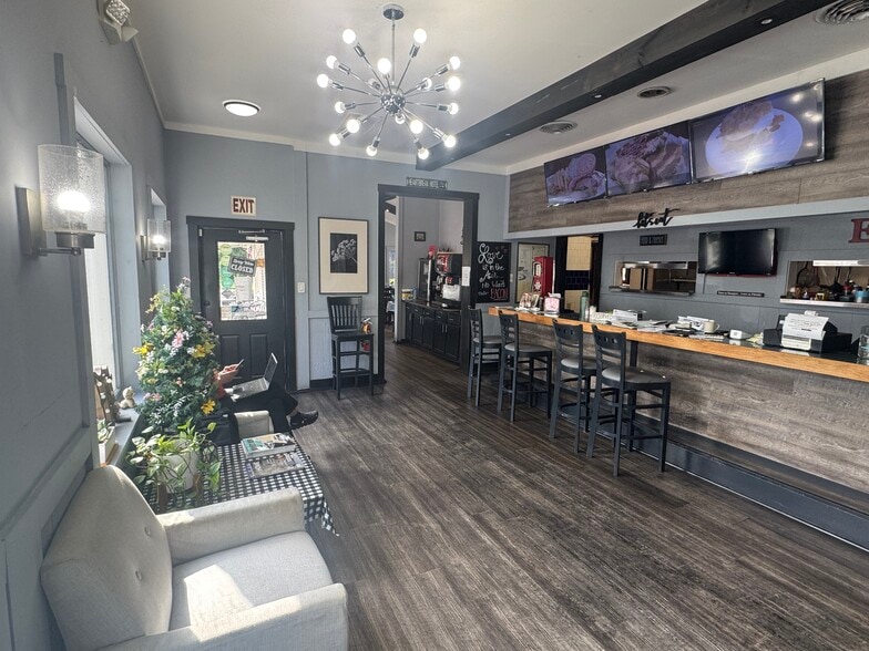 More Photos Of 4017 NE Canton Rd, Marietta Restaurant For Sale