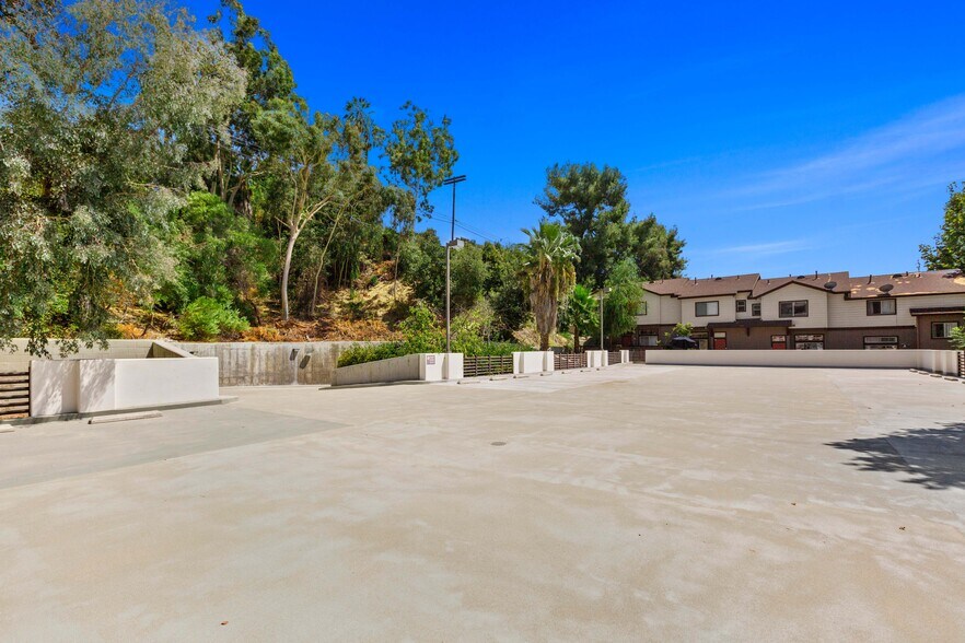 More Photos Of 600 N Rosemead Blvd, Pasadena Office For Sale
