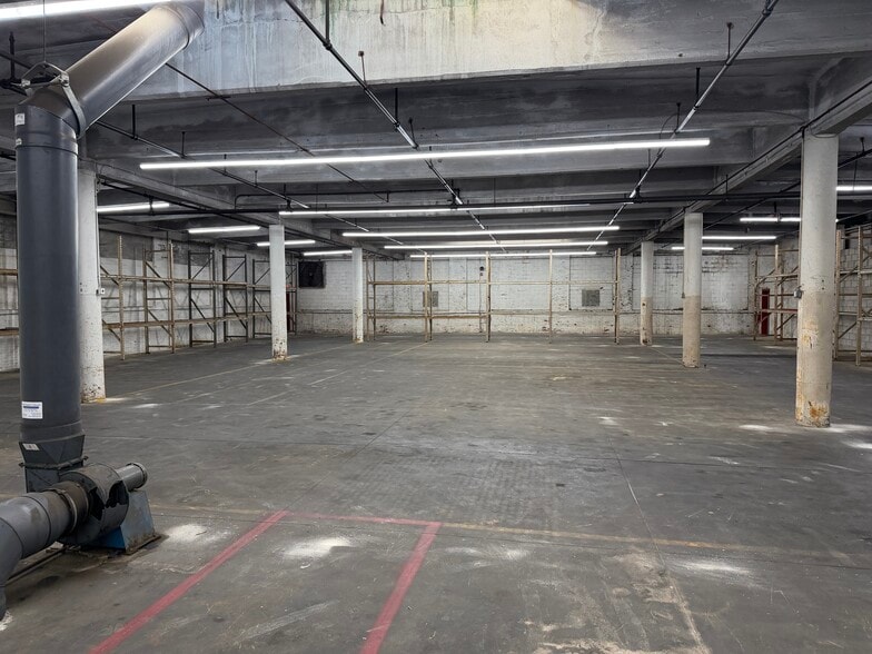 More Photos Of 529-545 Raymond Blvd, Newark Warehouse For Sale