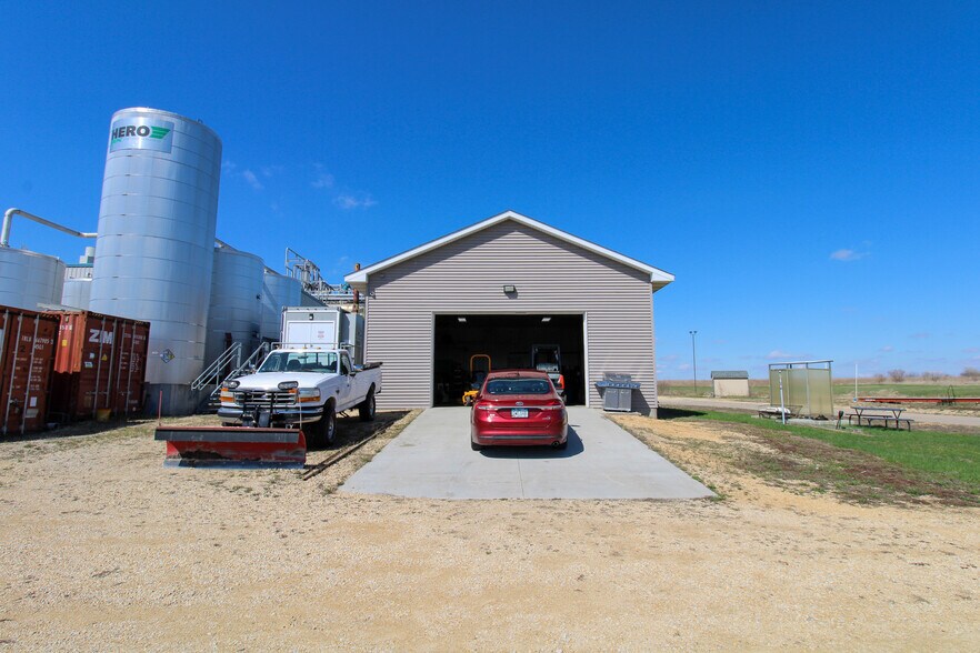 More Photos Of 5640 44th Ave S, Clinton Industrial For Sale