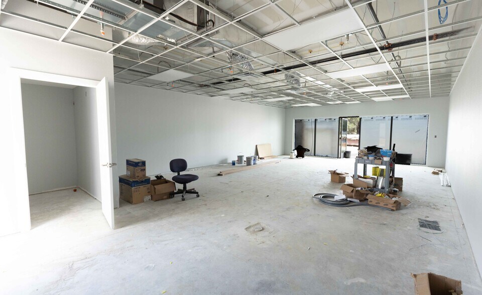 More Photos Of 1124 Teague Trail, Lady Lake General Retail For Lease