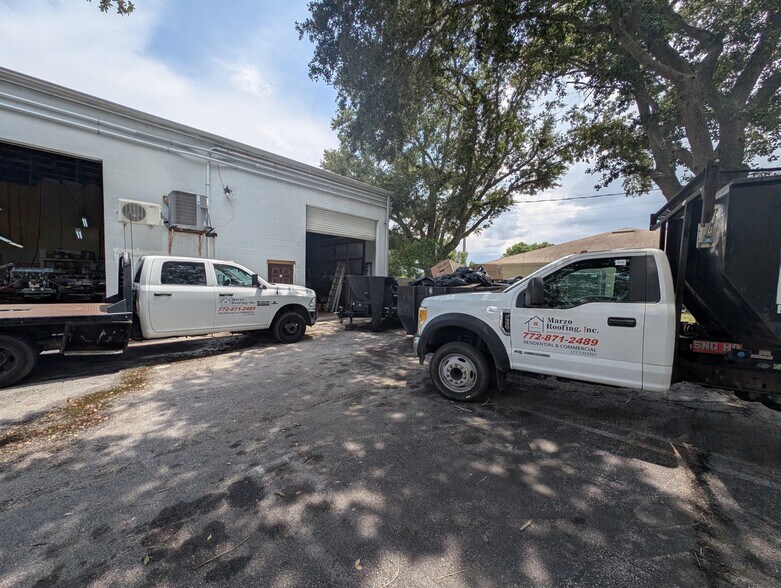 More Photos Of 861 SW Lakehurst Dr, Port Saint Lucie Distribution For Sale