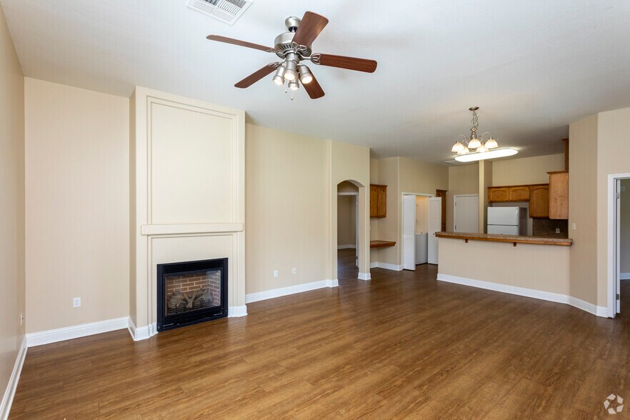 More Photos Of 8400 White Rock Dr, Bakersfield Apartments For Sale