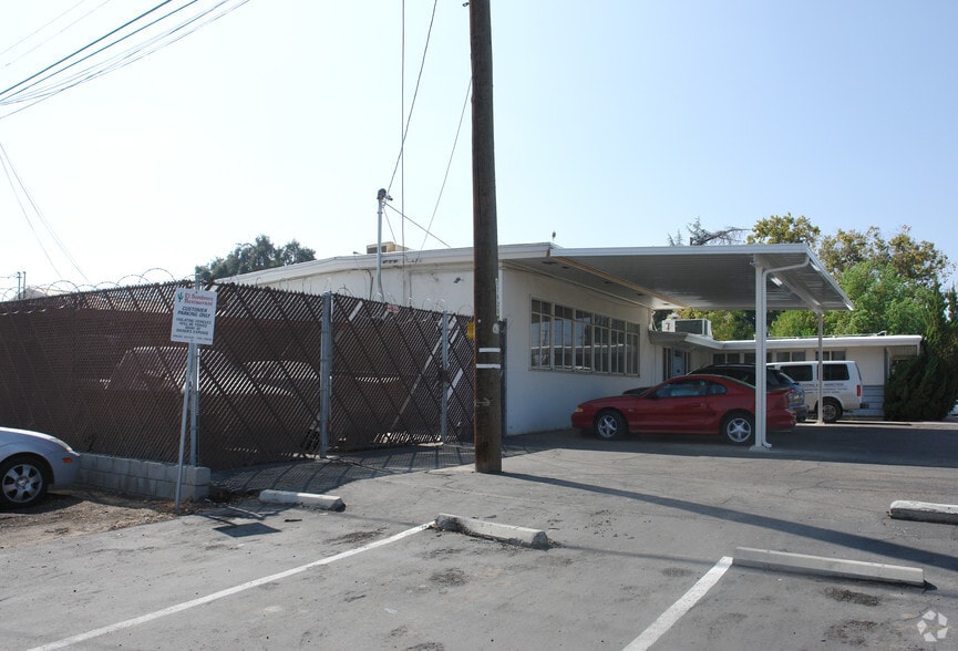 More Photos Of 2716 L St, Bakersfield Office For Sale