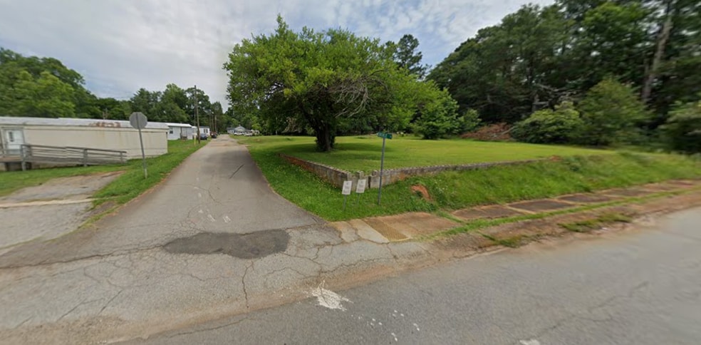 More Photos Of 400 Drayton St, Winnsboro Multifamily For Sale