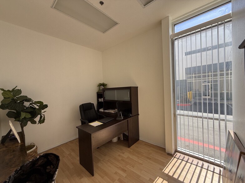 More Photos Of 2560-2566 Catamaran Way, Chula Vista Office For Lease