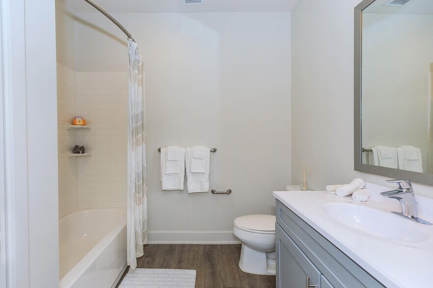 More Photos Of 515 West Ave, Norwalk Unknown For Lease