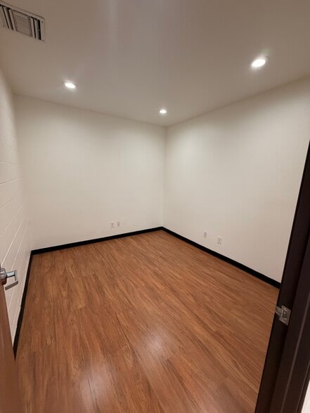 More Photos Of 10628 Weaver Ave, South El Monte Warehouse For Lease
