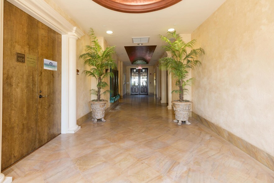 More Photos Of 543 Harbor Blvd, Destin Office For Sale