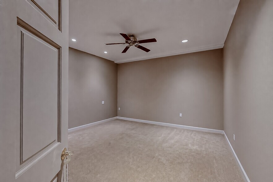 More Photos Of 139 N Grand Ave, Pullman Apartments For Sale