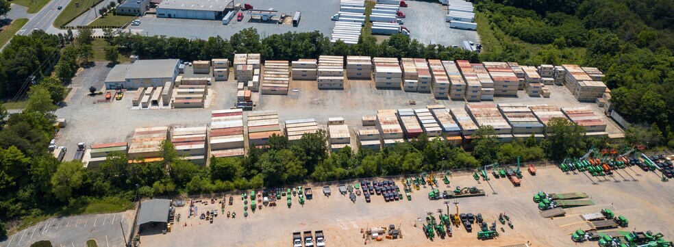More Photos Of 7121 Statesville Rd, Charlotte Distribution For Lease