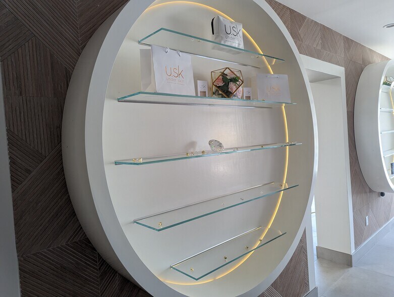 More Photos Of 3028-3034 E Coast Hwy, Corona Del Mar Storefront For Lease