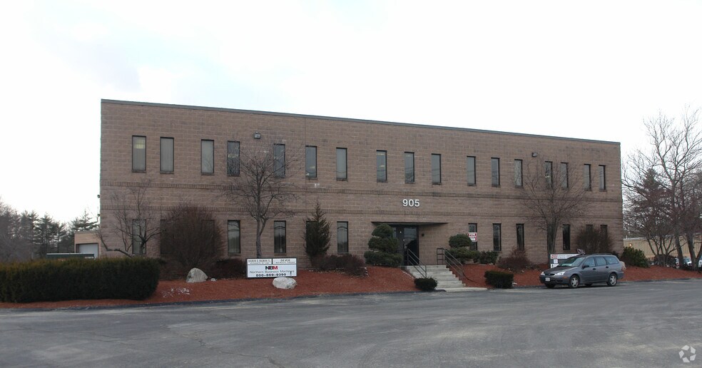 Primary Photo Of 905 Turnpike St, Canton Flex For Lease