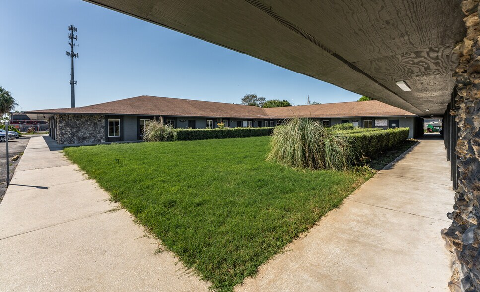 More Photos Of 800 S Nova Rd, Ormond Beach Medical For Lease