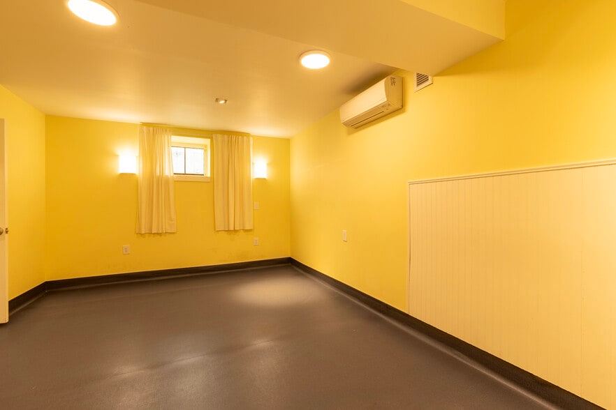 More Photos Of 2025 P St, Sacramento Office Residential For Lease