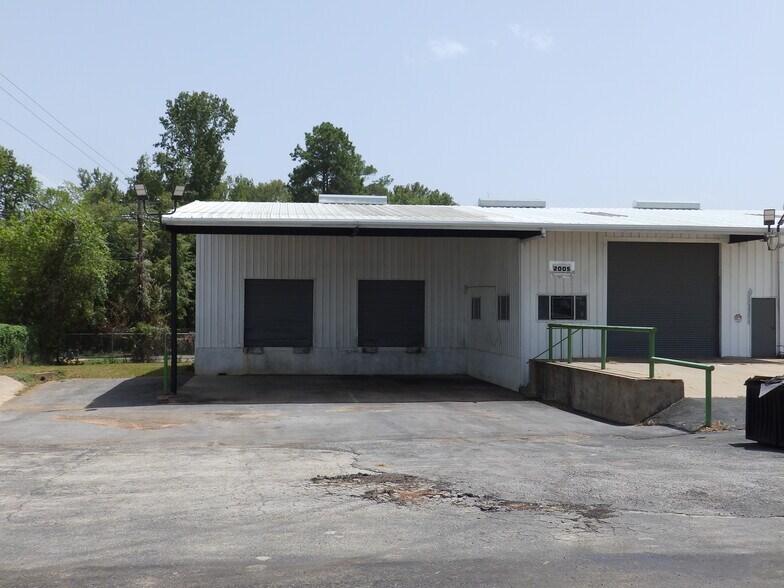 More Photos Of 2005 Tile Factory Rd, Palestine Manufacturing For Lease