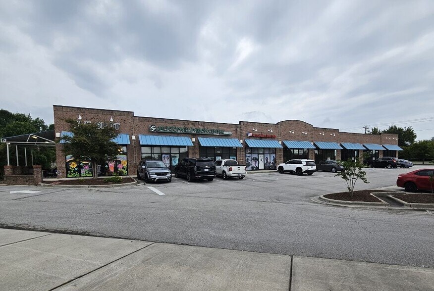 More Photos Of 409 Western Blvd, Jacksonville Unknown For Lease
