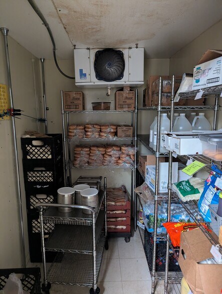 More Photos Of 1221 S Laramie, Peoria Freestanding For Sale