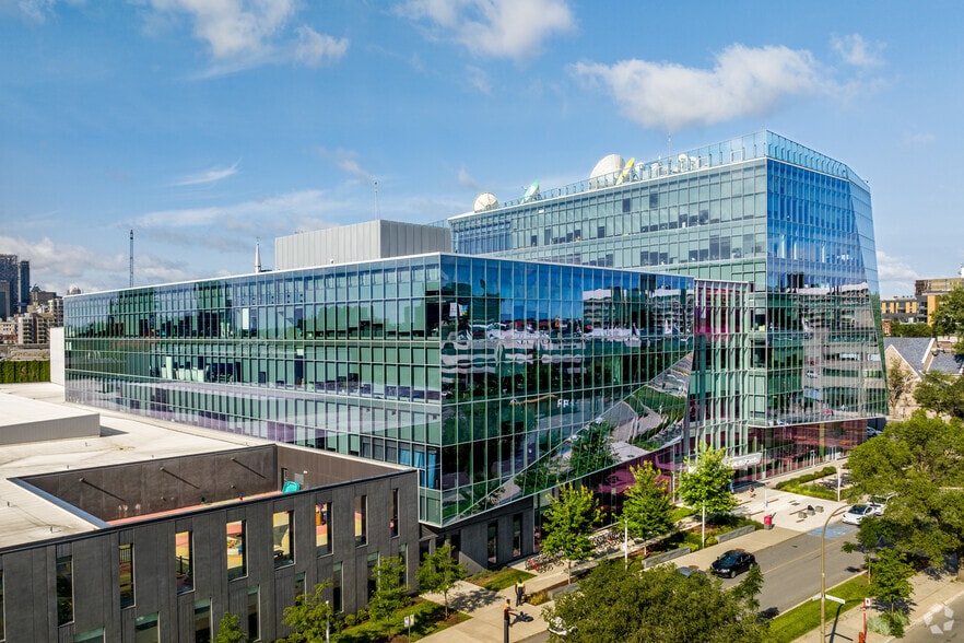 More Photos Of 1000 Av Papineau, Montréal Office For Sale