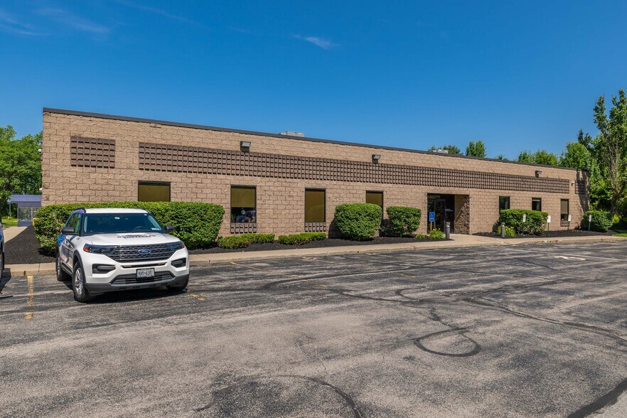 More Photos Of 580 Fishers Station Dr, Victor Warehouse For Lease