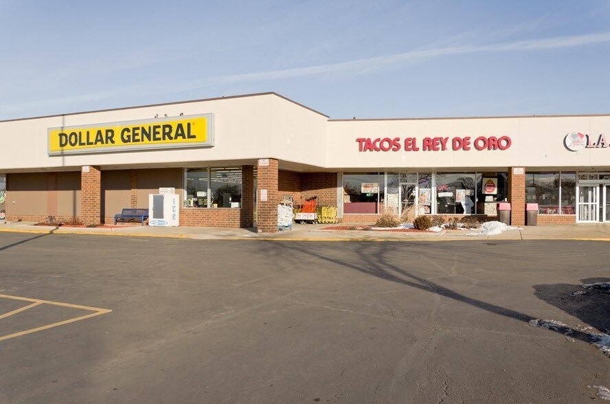 More Photos Of 300-400 W Rollins Rd, Round Lake Beach Storefront For Lease