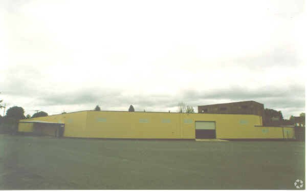 Primary Photo Of 10425 N Bloss Ave, Portland Unknown For Lease