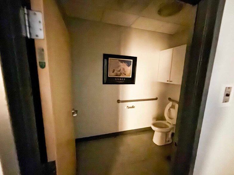 More Photos Of 602 E Green St, Champaign Storefront Retail Office For Lease