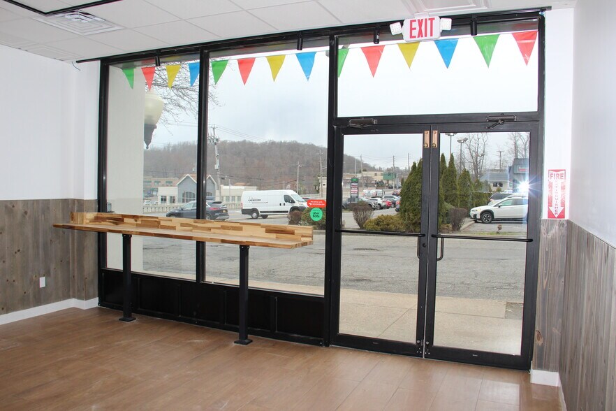 More Photos Of 720 Bedford Rd, Bedford Hills Unknown For Lease