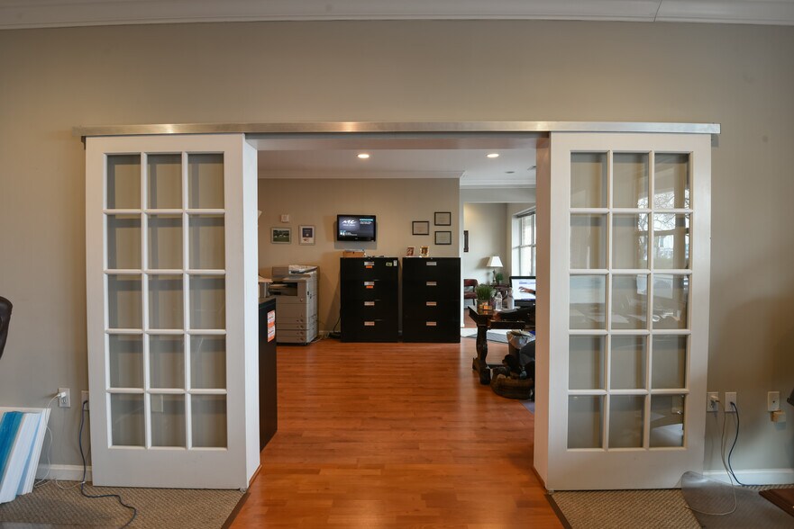 More Photos Of 23 Pierside Dr, Baltimore Apartments For Lease