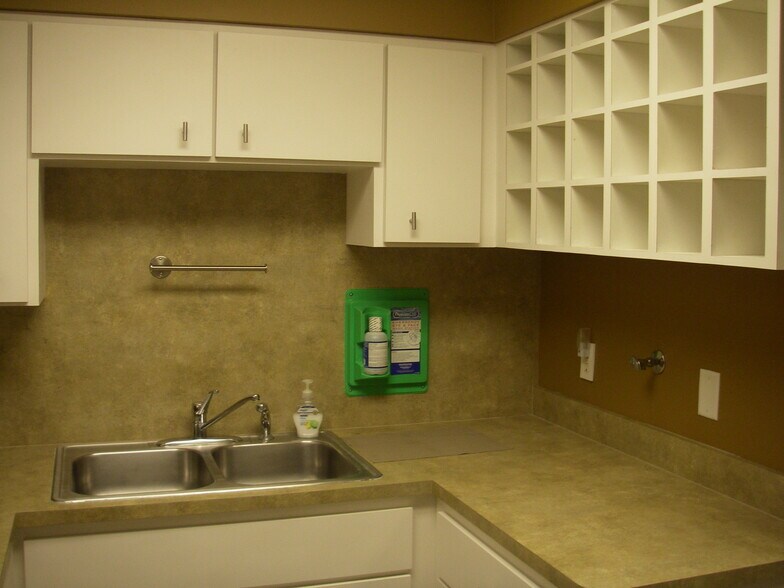 More Photos Of 101-113 NE 19th Dr, Okeechobee Medical For Lease