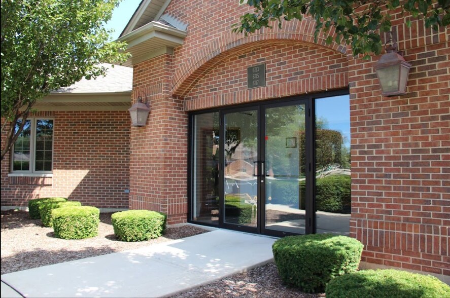 More Photos Of 6713-6717 S Kingery Hwy, Willowbrook Medical For Sale